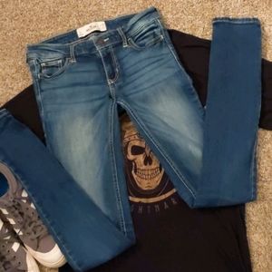 Hollister Blue Jeans . Size 25" x 33"
